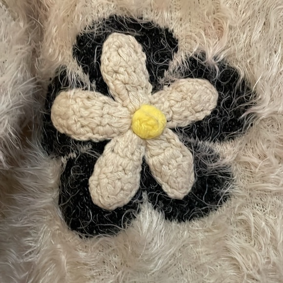 Sans Souci Sweater in Cream with Floral Design medium - Picture 2 of 6